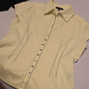BCBGMaxAzria Light Yellow Blouse with Button Detail Cap Sleeves